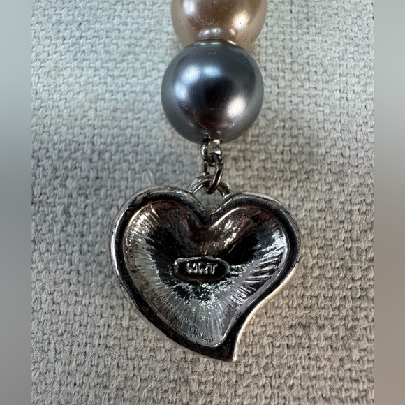 Interlocking heart rhinestone and pearl bead necklace - Picture 3 of 7